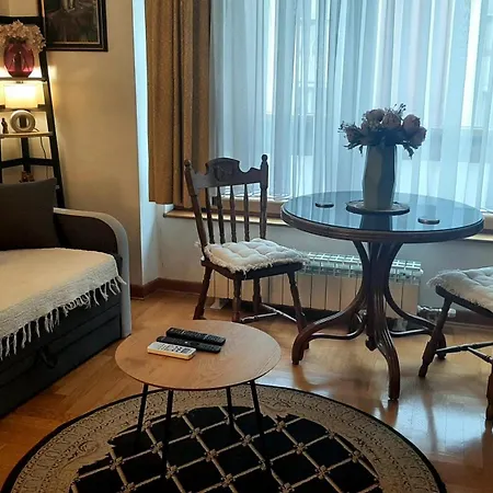 Modern Lux Studio W Inside Parking 5 Min From Skadarlija, Republic Sqre Apartment